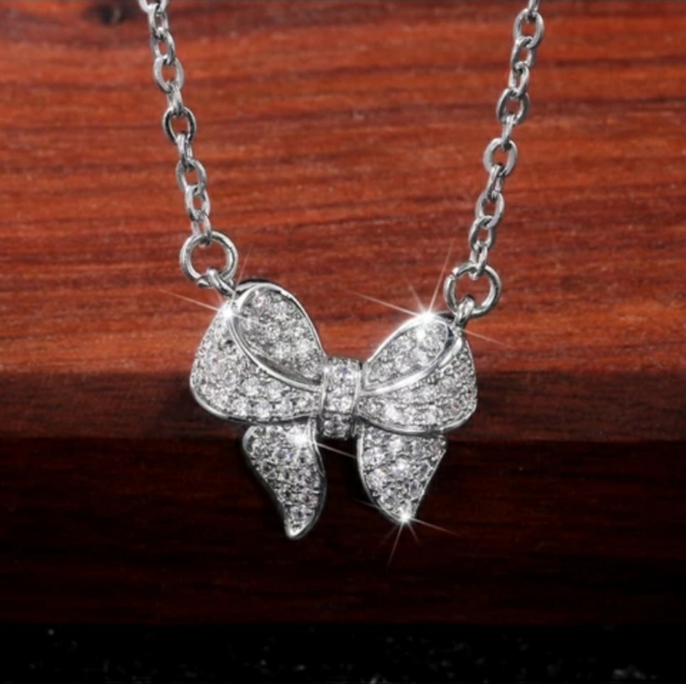 New Silver Bow Pendant Necklace - Picture 4 of 6